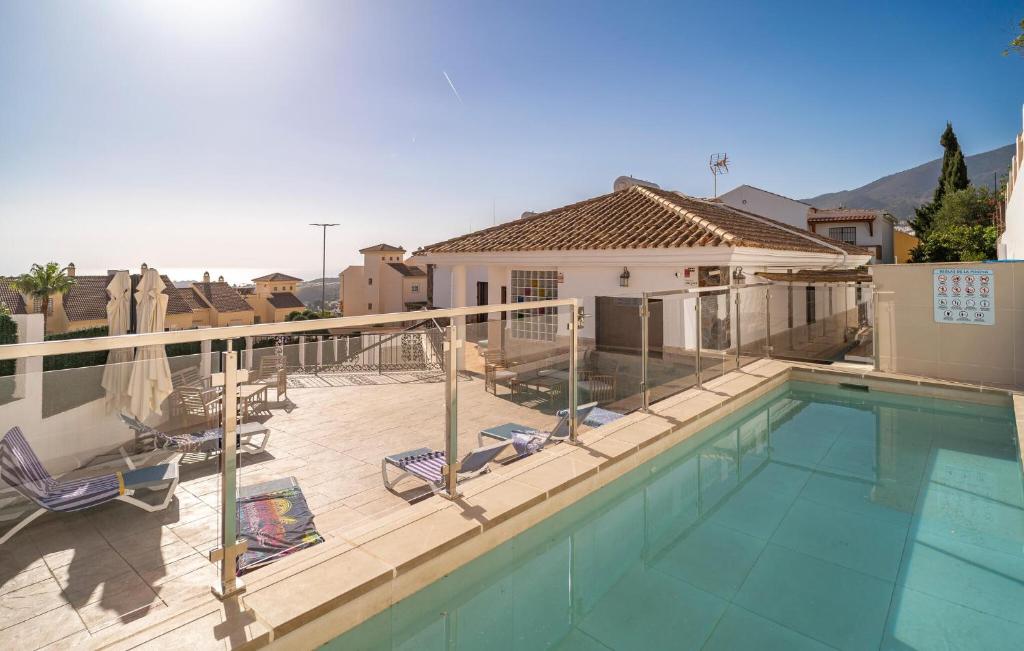Swimmingpoolen hos eller tæt på Stunning Home In Benalmadena With Wifi