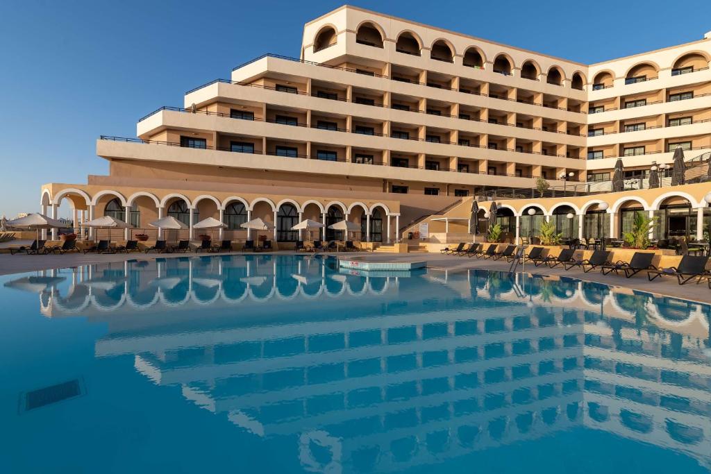 Bazén v ubytování Radisson Blu Resort, Malta St. Julian's nebo v jeho okolí