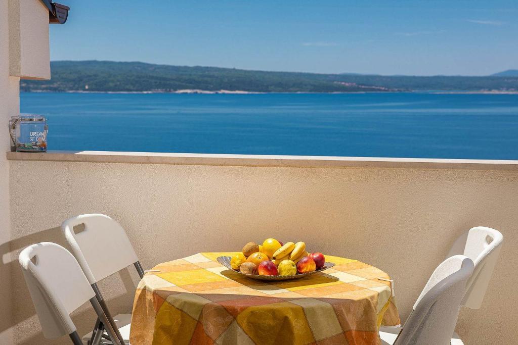 Helles Apartment nur 150 Meter zum Strand mit Dachterrasse, Meerblick, Grill