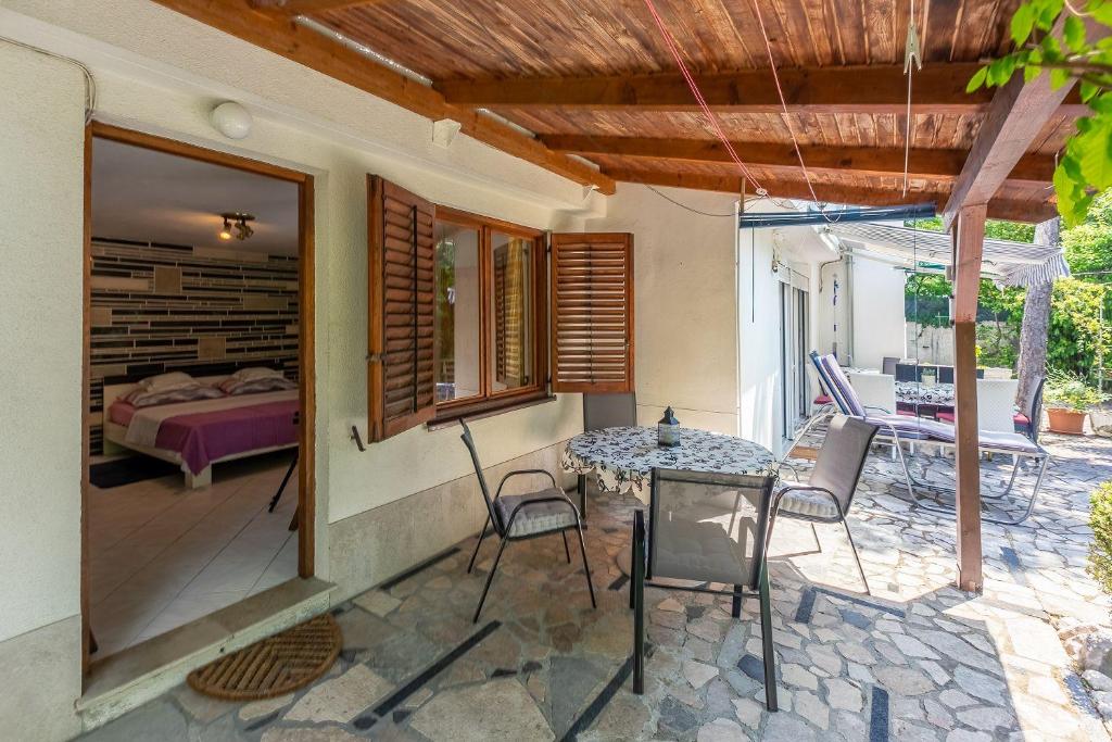 Einzigartiges Apartment nur 20 Meter zum Strand mit privater Terrasse, Grill - hundefreundlich