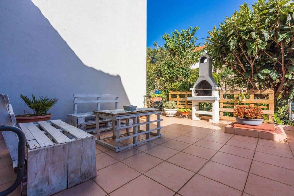Μπαλκόνι ή βεράντα στο Helles Apartment mit Meerblick, Espressomaschine, Grillbereich, Waschmaschine