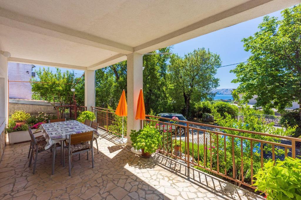 Modernes Apartment nur 600 Meter zum Strand mit privater Terrasse, Grill, Waschmaschine