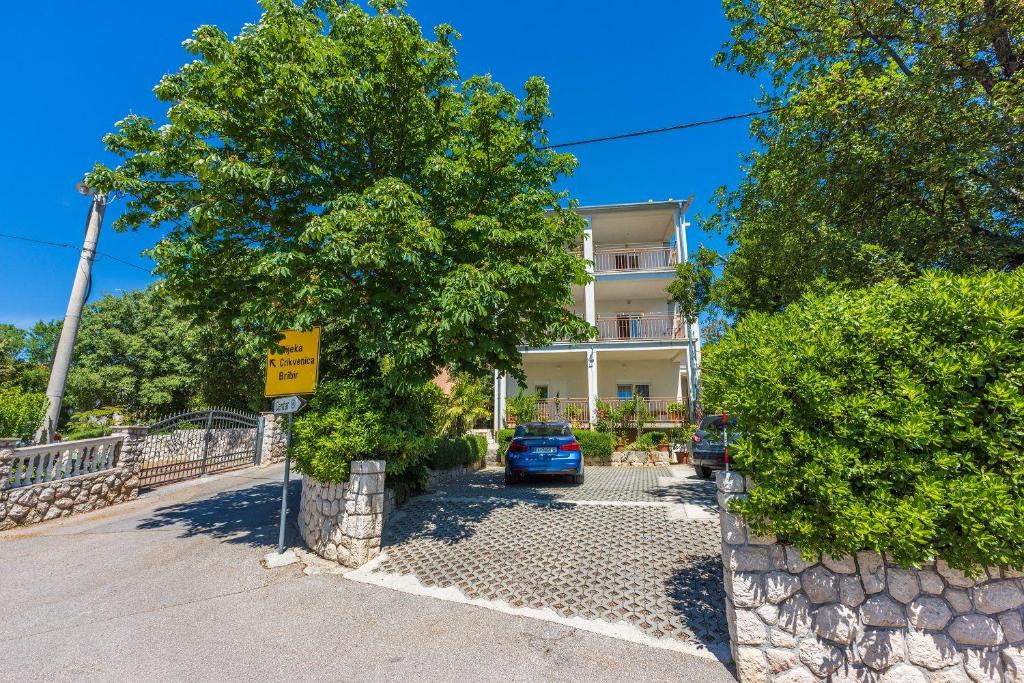 Renoviertes Apartment nur 600 Meter zum Strand mit privater Terrasse, Grill, Waschmaschine