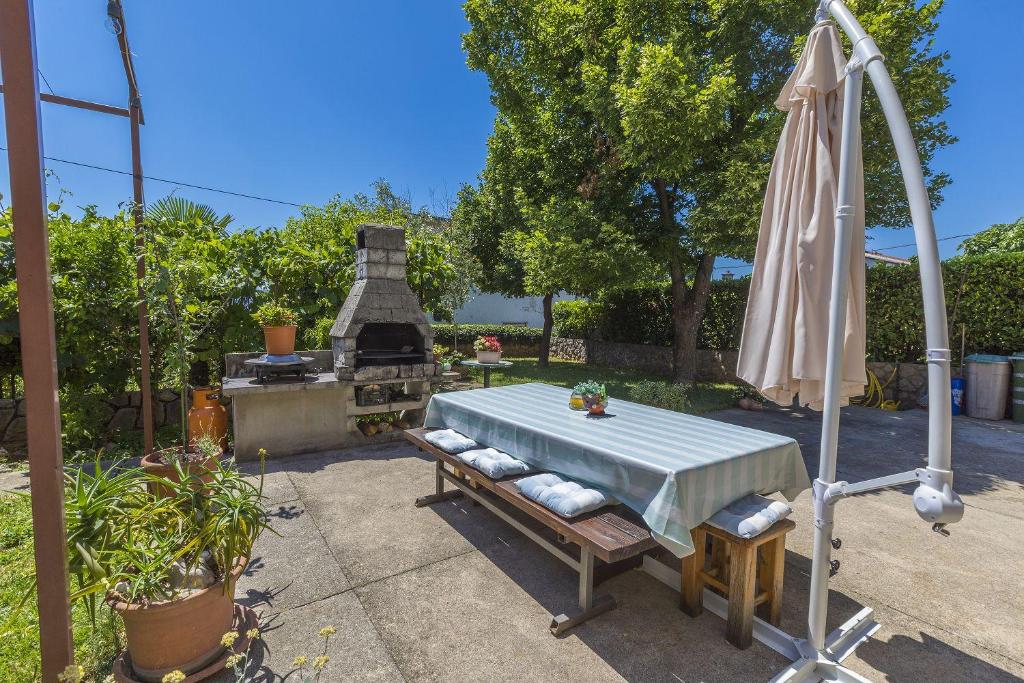 Charmantes Apartment nur 300 Meter zum Strand mit Meerblick, Grillbereich - hundefreundlich
