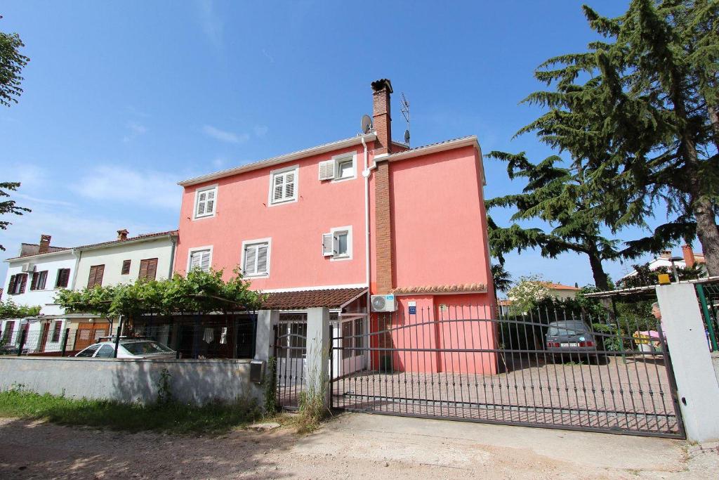 Traumhaftes Apartment in Rovinj nur 300 Meter zum Strand mit Taxibootverbindung