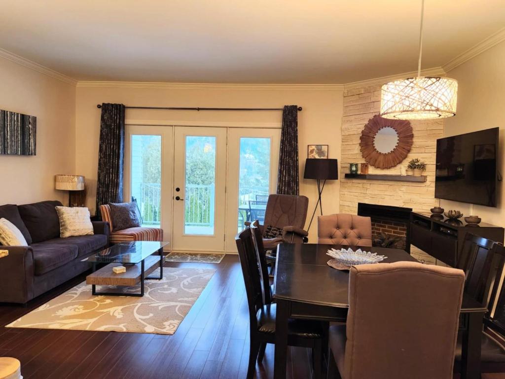 Posezení v ubytování Le 204 Champlain Bromont