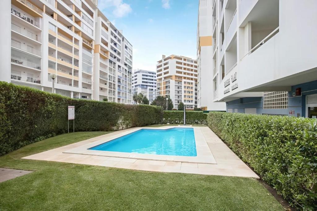 Estúdio com Piscina e Vista Mar