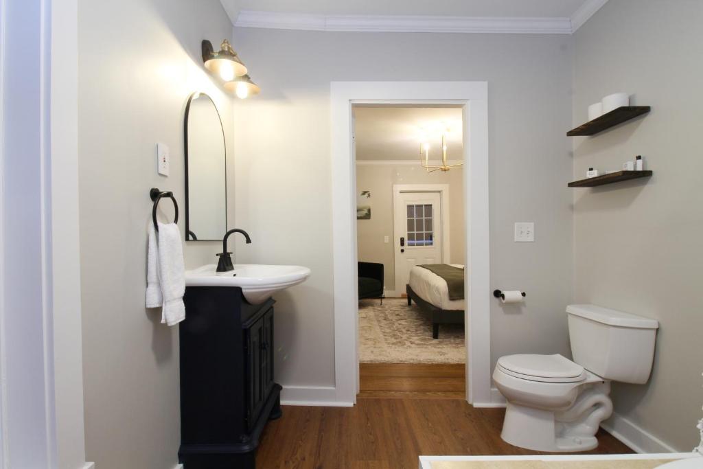 The Aurora Inn & Cottages photo