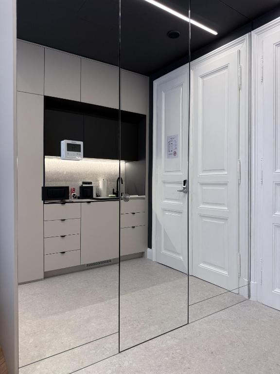 Fingerprint Art Apartments - 2