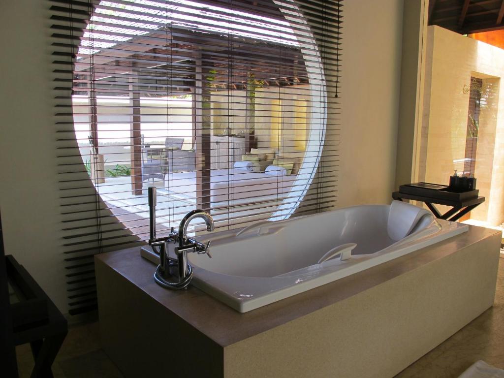 The Royal Santrian - 14