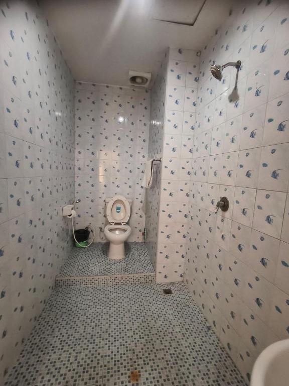 Koupelna v ubytování Bonanza Patong Hotel