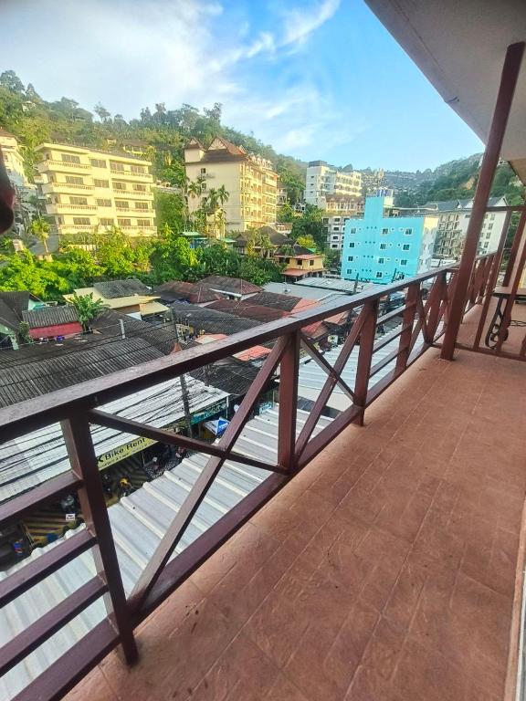 Balkón nebo terasa v ubytování Bonanza Patong Hotel