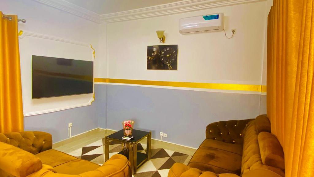 Χώρος καθιστικού στο Le grand pré SANTA LUCIA BONAMOUSSADI WIFI ILLIMITÉ FORAGE GROUPE ÉLECTROGÈNE À 50m DE LA ROUTE