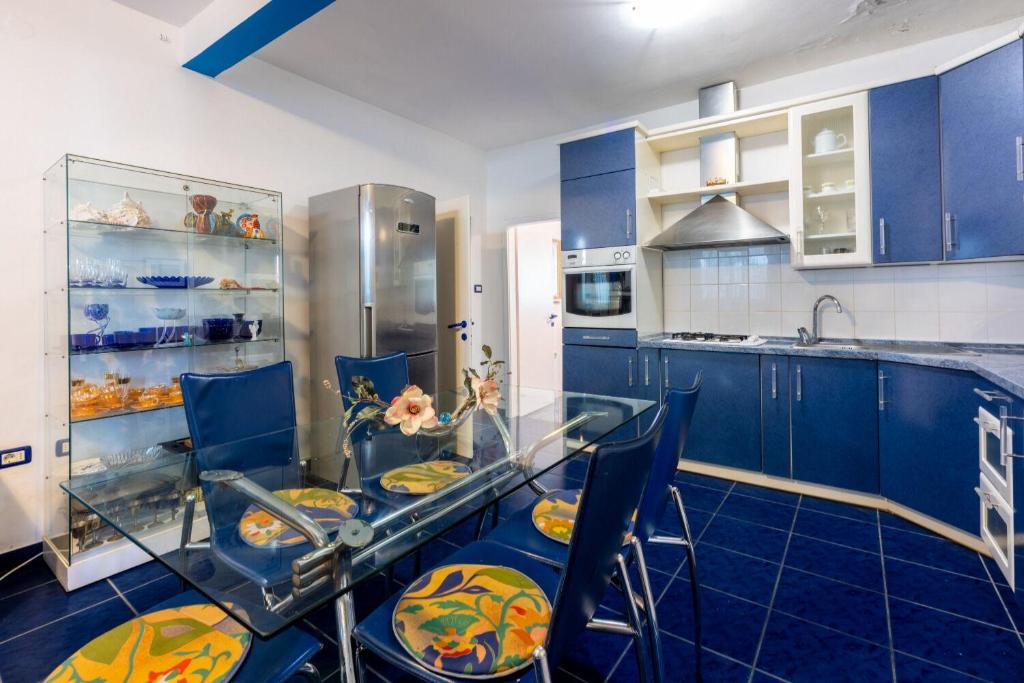 Kuchyň nebo kuchyňský kout v ubytování Apartments Mila