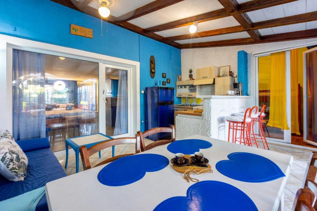 Kuchyň nebo kuchyňský kout v ubytování Apartments Mila