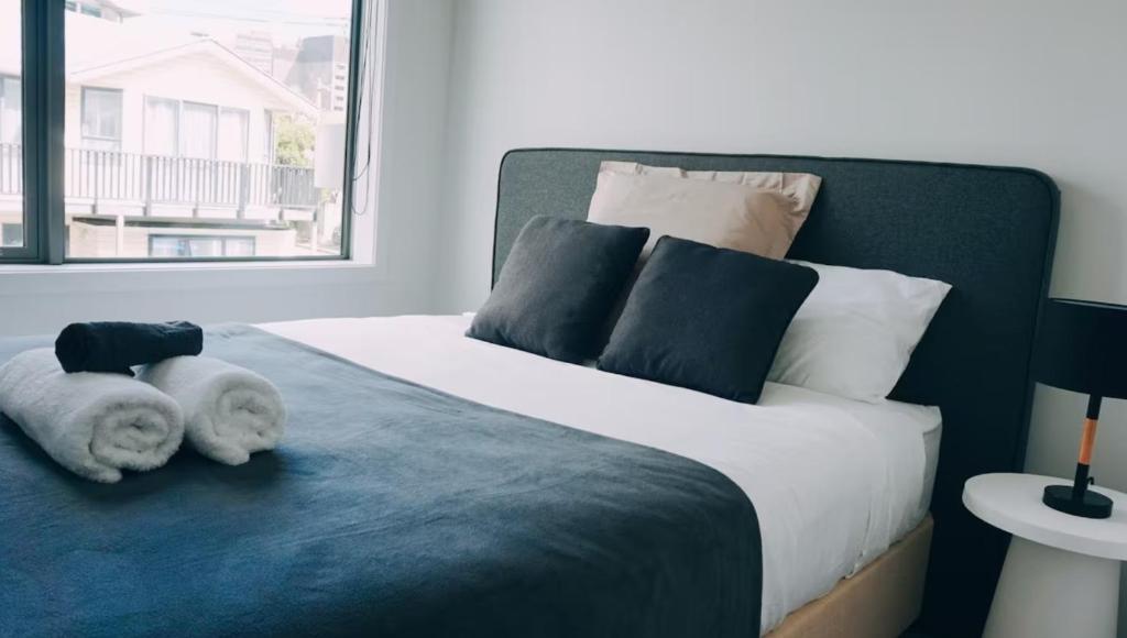 Apt 4 hospital road Wellington - Resim 2