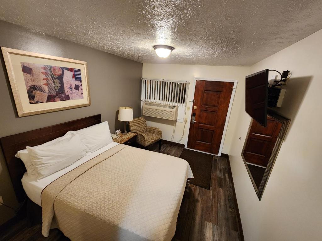 Jefferson Hills Motel - 