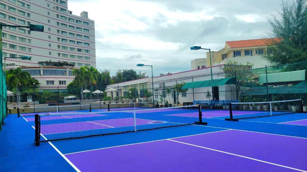 Tiện nghi tennis/bóng quần (squash) tại TTC Hotel Phan Thiet
