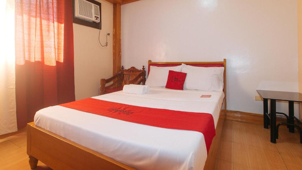 RedDoorz @ Farm Side Hotel Laoag City - Habitación De Lujo
