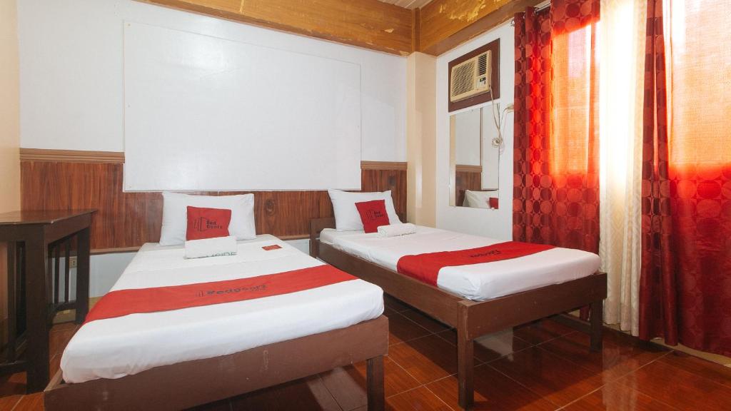 RedDoorz @ Farm Side Hotel Laoag City - Habitación Gemela De Lujo