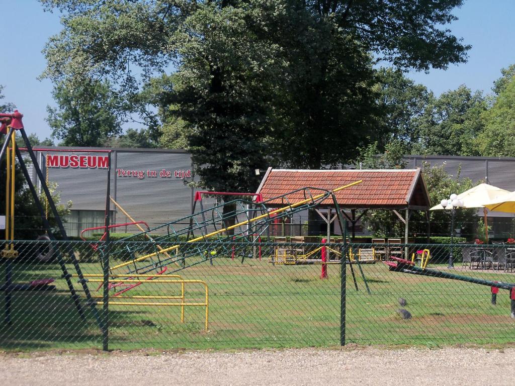 Children's play area sa Hoeve Heidonk