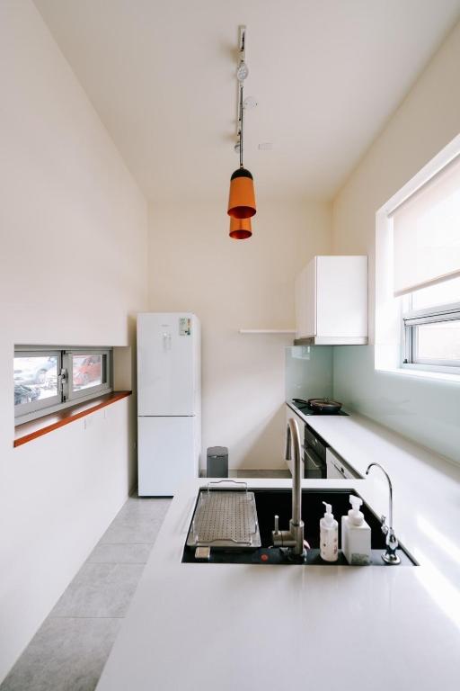 A cozinha ou kitchenette de Danny's Home