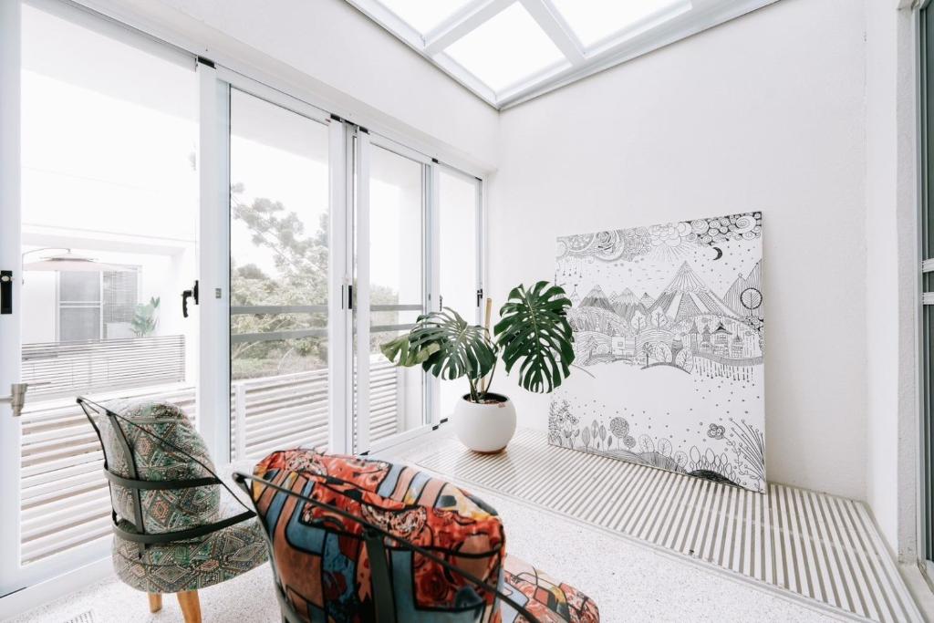 Uma área de estar em Danny's Home
