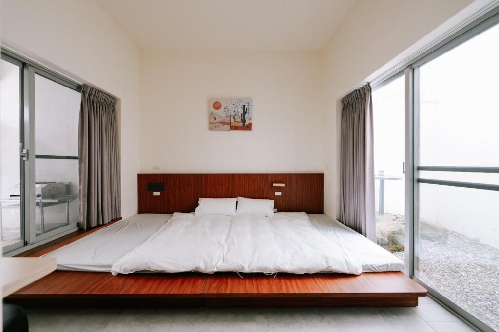 Uma cama ou camas num quarto em Danny's Home