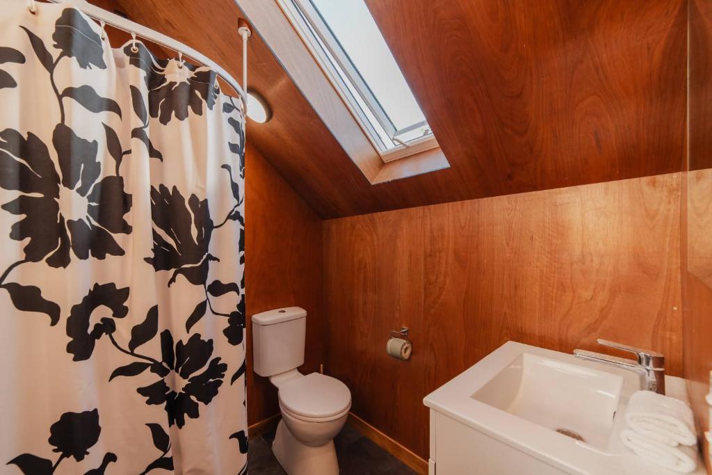 The Ultimate Cecil Wood Stay - Hot Tub BBQ & Views - Resim 34