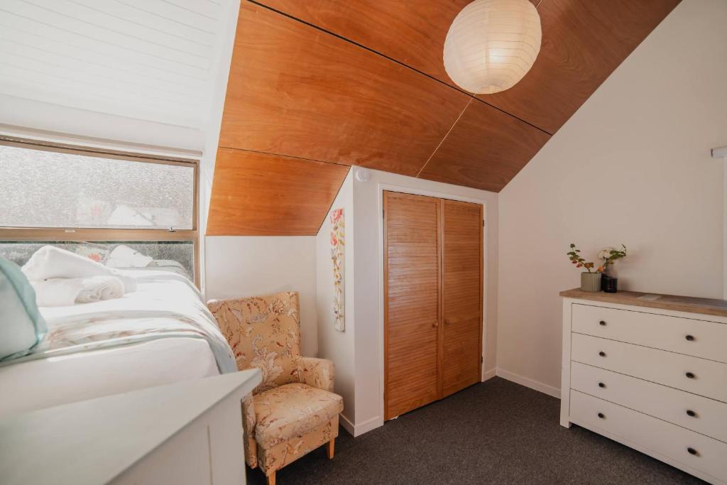 The Ultimate Cecil Wood Stay - Hot Tub BBQ & Views - Resim 20