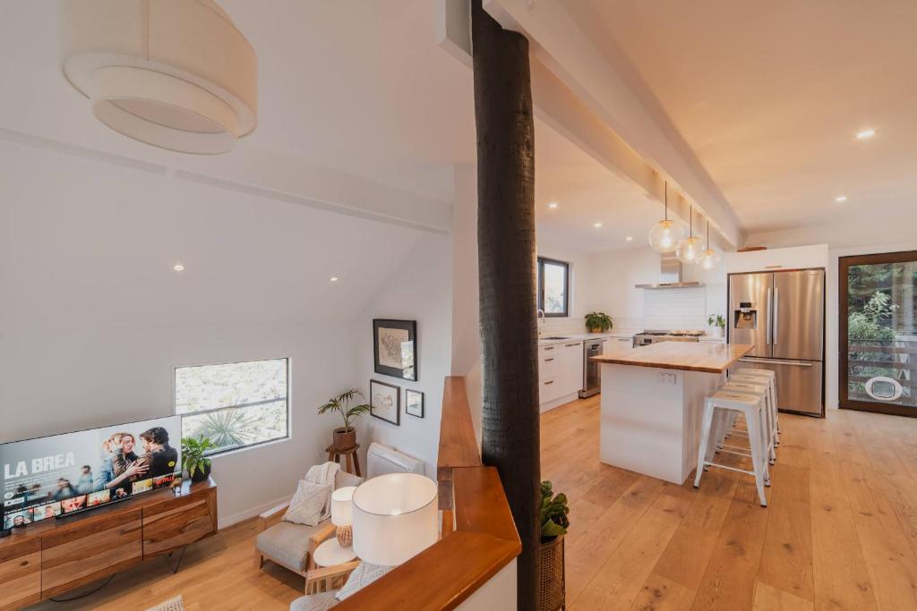 The Ultimate Cecil Wood Stay - Hot Tub BBQ & Views - Resim 40