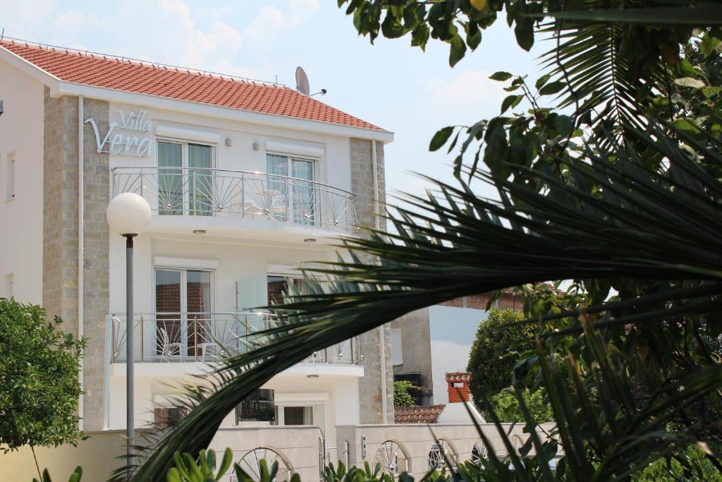 a view of a building with a balcony at Apartments Villa Vera in Tivat