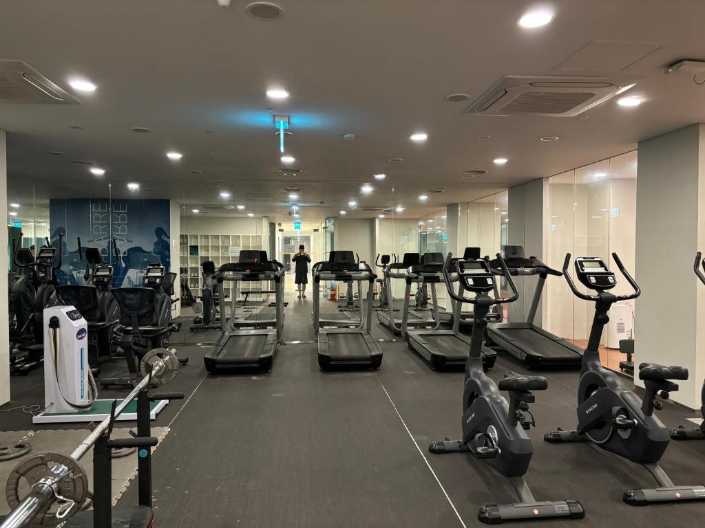 Fitness centrum a/nebo fitness zařízení v ubytování The Hide City