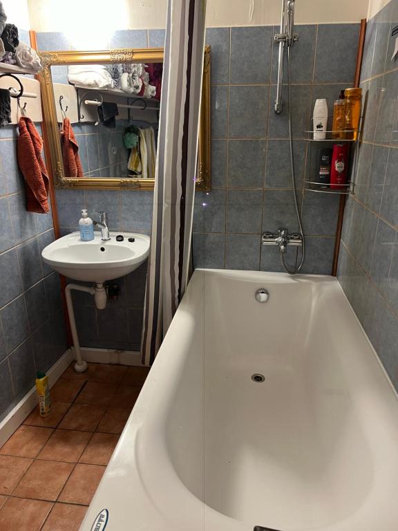 Koupelna v ubytování Privaatne talu otse mere ääres