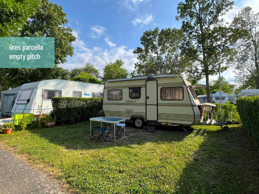 Zahrada ubytování Aranypart Camping & Apartments