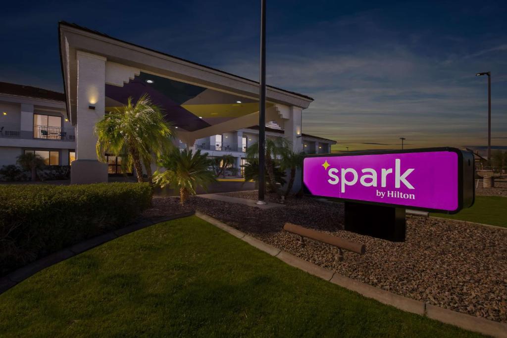 Certifikát, hodnocení, plakát nebo jiný dokument vystavený v ubytování Spark by Hilton Fountain Hills Scottsdale