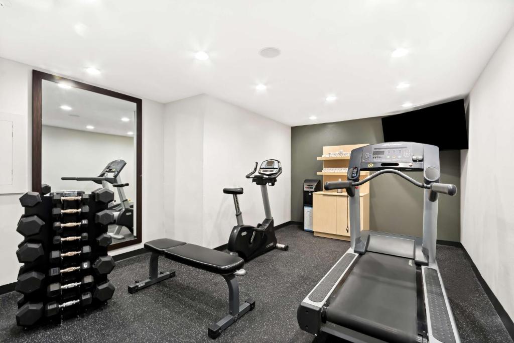 Fitness centrum a/nebo fitness zařízení v ubytování Spark by Hilton Fountain Hills Scottsdale