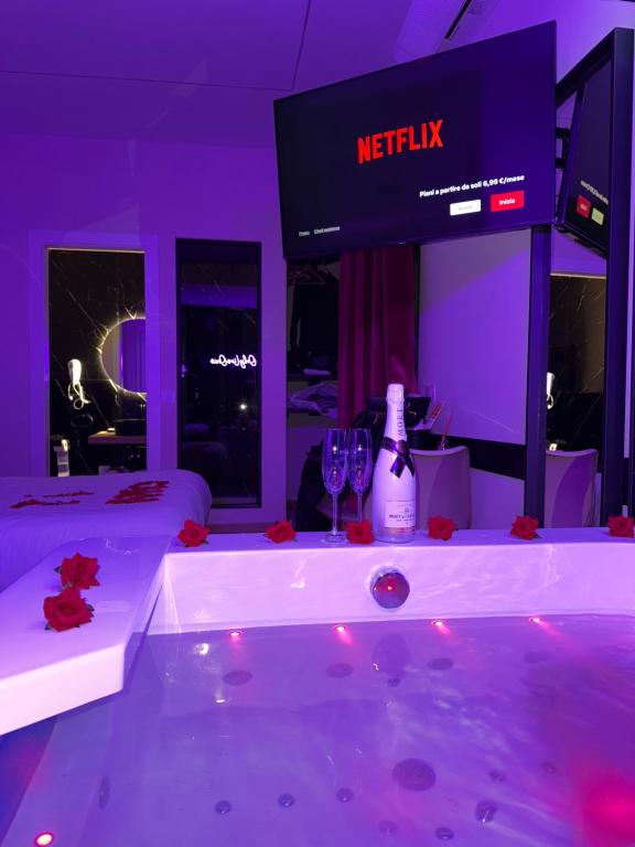 TV a/nebo společenská místnost v ubytování Raffaelli Suite