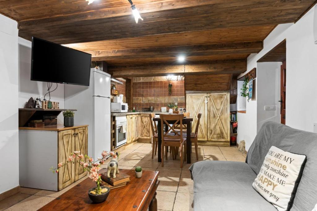 Kuchyň nebo kuchyňský kout v ubytování La Congosta mágica aldea rodeada de montañas