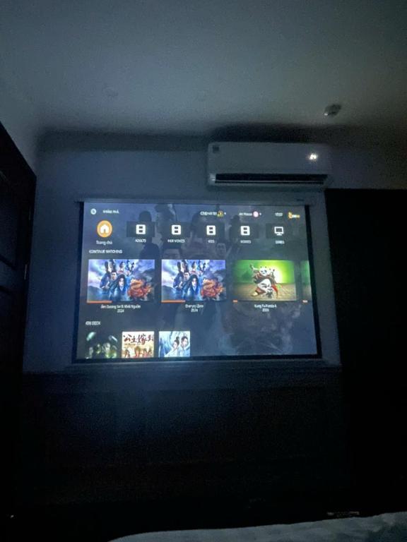 TV a/nebo společenská místnost v ubytování Ann Home Ha Noi