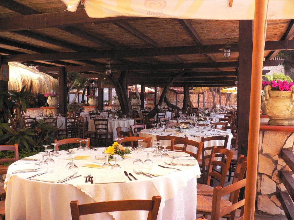 Restaurace v ubytování Hotel Club Torre Capovento