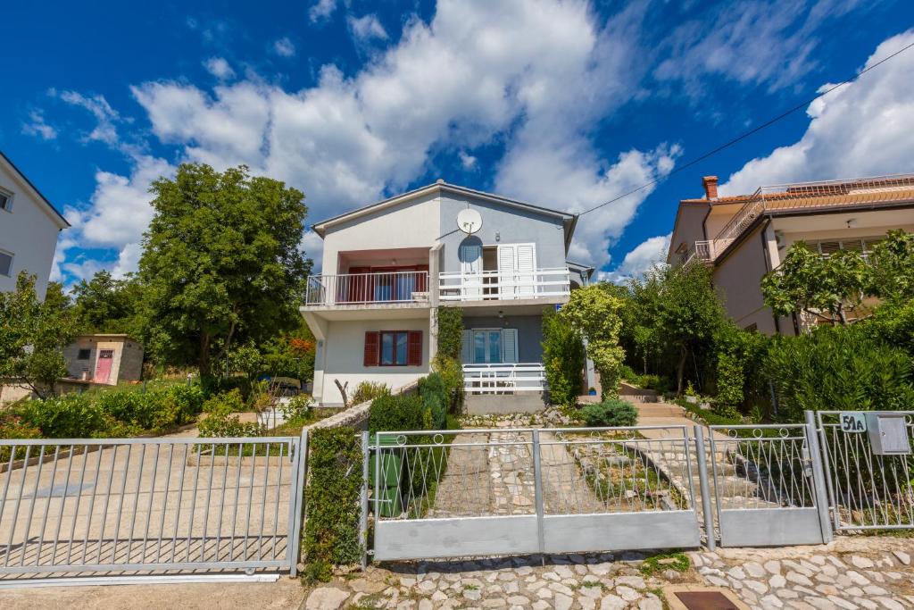 Budova, v ktorej sa apartmán nachádza