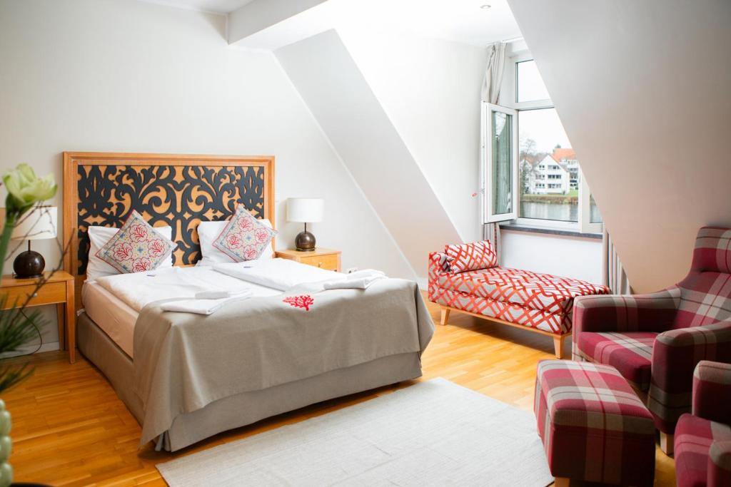 
Double Room with Spa Bath and Lake View
