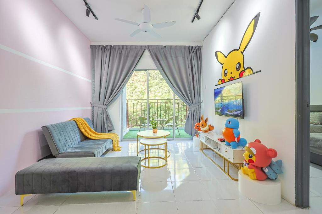 Χώρος καθιστικού στο Luxury Pokémon Haven with Private Playground Clover Home 2-28