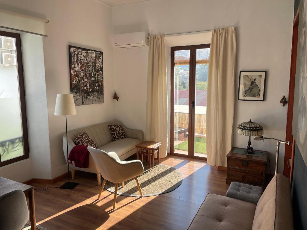 Χώρος καθιστικού στο Artistic and spacious apartment