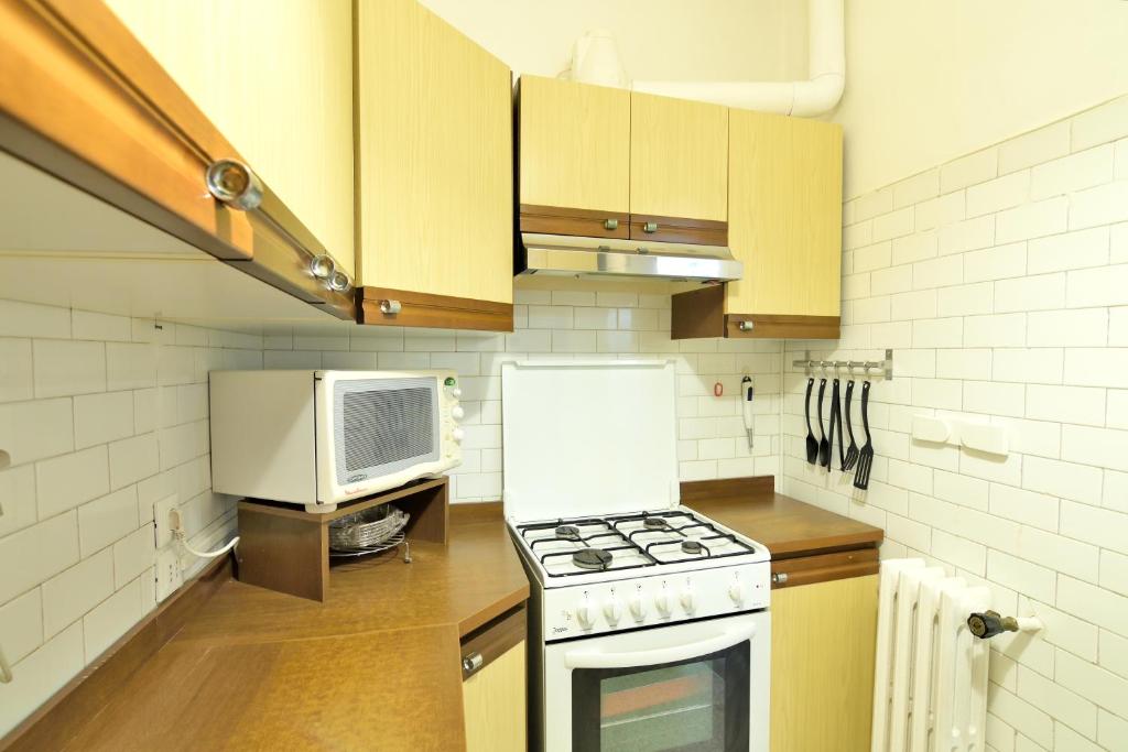 A kitchen or kitchenette at Venice Life