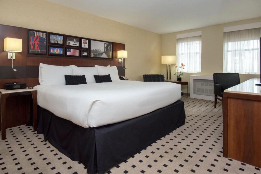 The Warwick Hotel Rittenhouse Square Philadelphia - Standard King Room