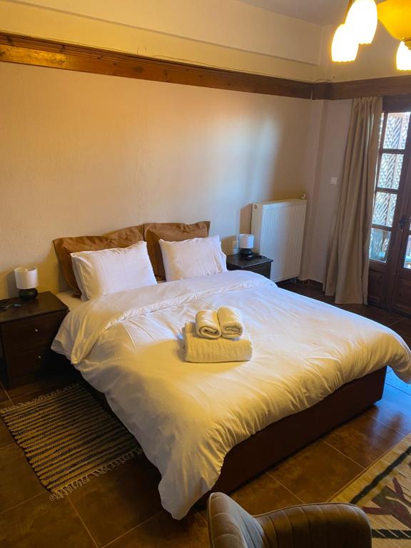 Pliades Traditional Guesthouse - Triple Chambre Avec Balcon
