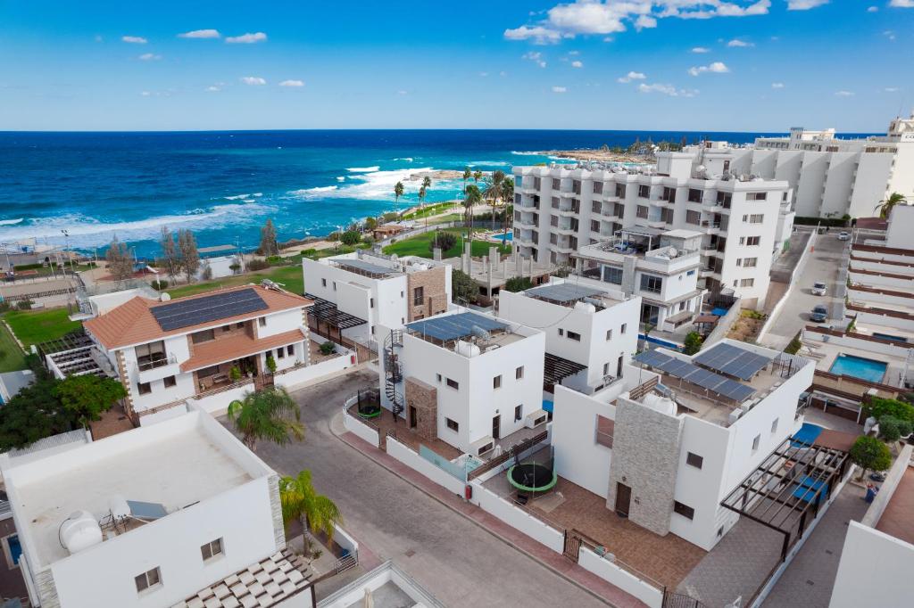Seafront Protaras Villas - Yüzme Havuzu Olmayan Deluxe Villa 7