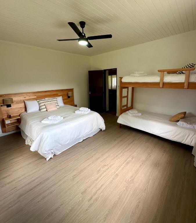 Chalet zona Norte con salida al lago "La Casona"